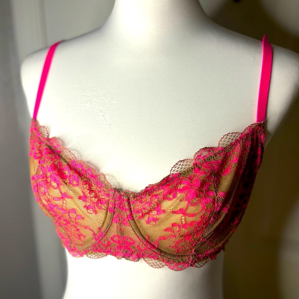 Monique Morin | nwot lingerie- 34d unpadded lace bra. Nude & neon pink.